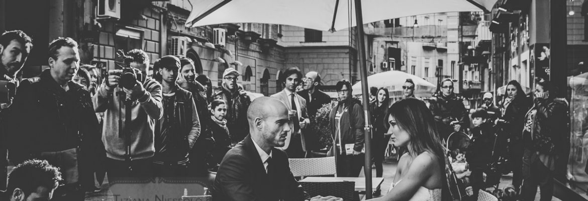 fotografo matrimonio } sosta in via chiaia