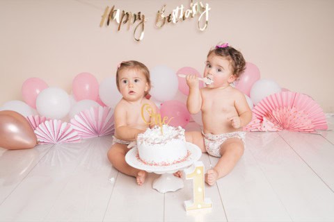 fotografo bambini napoli } Servizio Fotografico Smash Cake per Due Simpatiche Gemelline