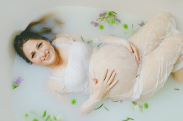 Milk Bath – L’ultima tendenza per le foto di Gravidanza