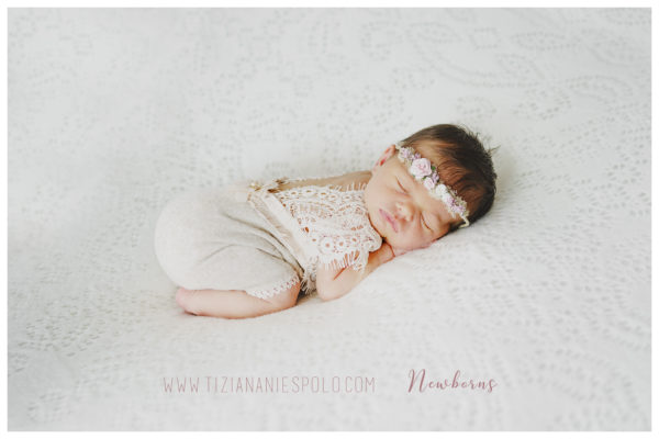 Newborn Photographer in Naples