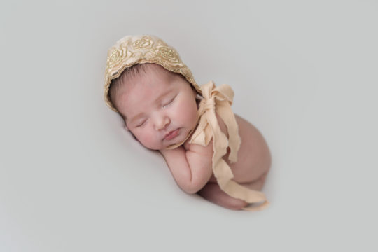 Il servizio fotografico newborn come regalo