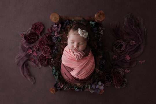 Il servizio fotografico newborn come regalo